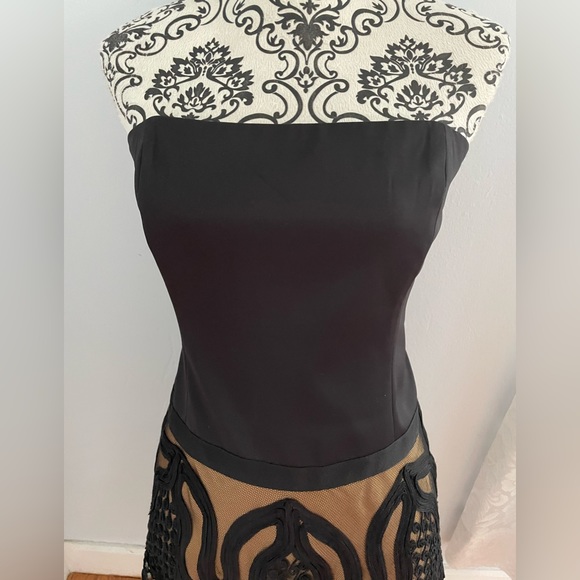 Laundry by Shelli Segal Black Cocktail Dress with Overlay over Gold Sheath - Picture 2 of 9